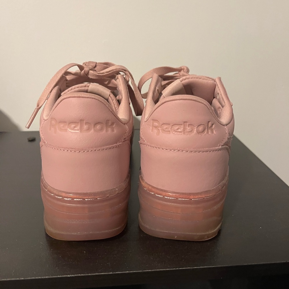 Pink Reebok 😍 - Picture 4 of 4